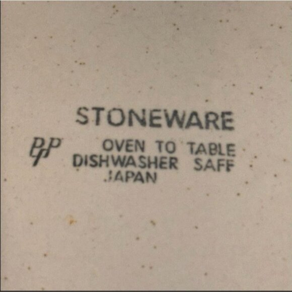 Vintage Stoneware Plate With Green Rim - Picture 2 of 3